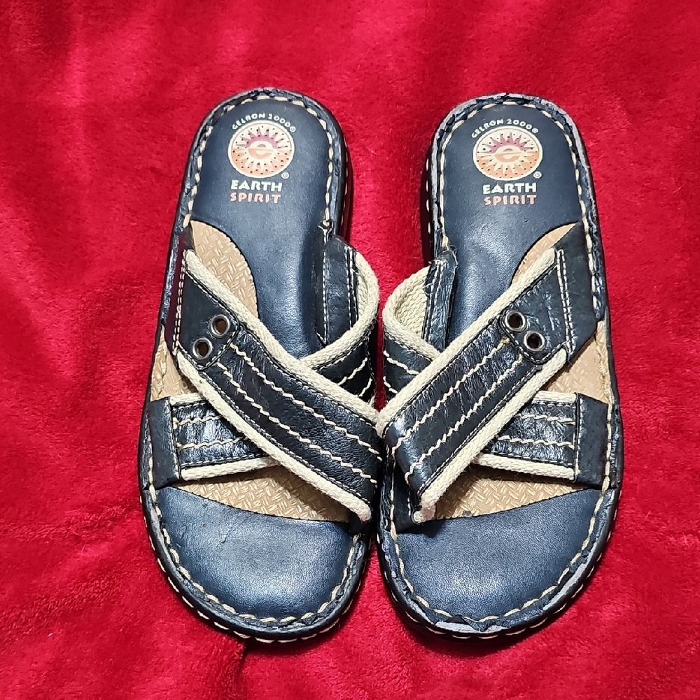 Earth Spirit Black & Beige Slide Sandals